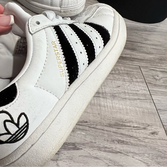 Adidas super star 🤍✨ - Picture 2 of 3